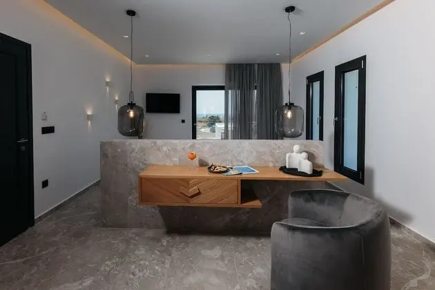 Deluxe Stüdyo Süit, 1 Yatak Odası, Sıcak Su Havuzu, Deniz Manzaralı