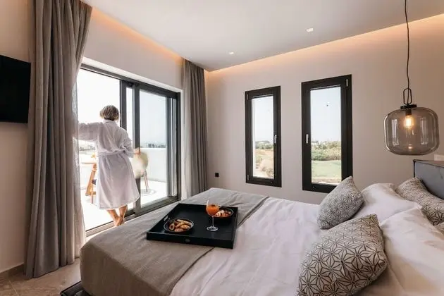 Deluxe Stüdyo Süit, 1 Yatak Odası, Sıcak Su Havuzu, Deniz Manzaralı
