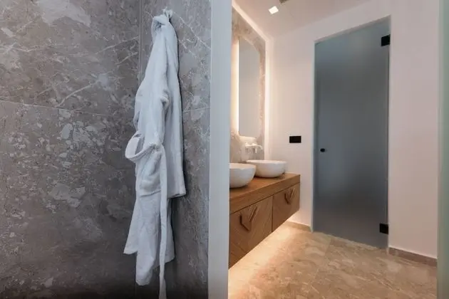 Deluxe Stüdyo Süit, 1 Yatak Odası, Sıcak Su Havuzu, Deniz Manzaralı