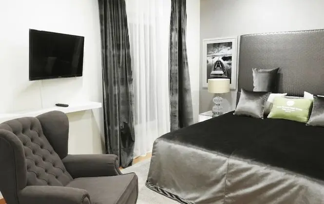 Standard Tek Büyük Yataklı Oda