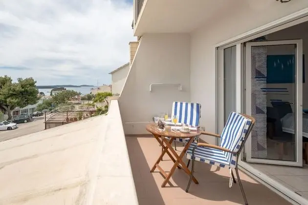 Junior Apart Daire, 1 Büyük (Queen) Boy Yatak, Deniz Manzaralı