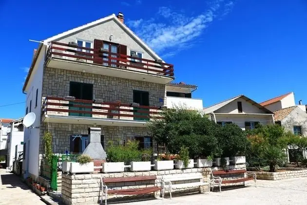 Apart Daire (Mili - near the sea and the centar of)