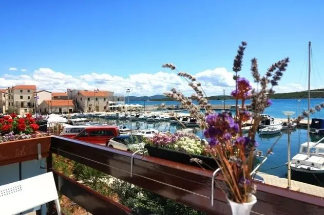 Apart Daire (Mili - near the sea and the centar of)