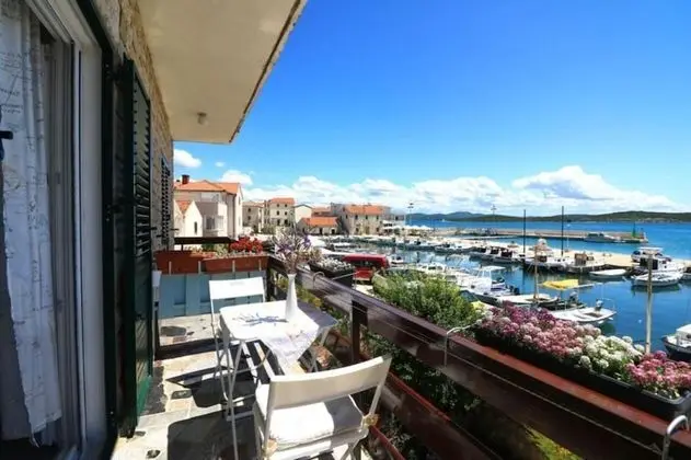 Apart Daire (Mili - near the sea and the centar of)