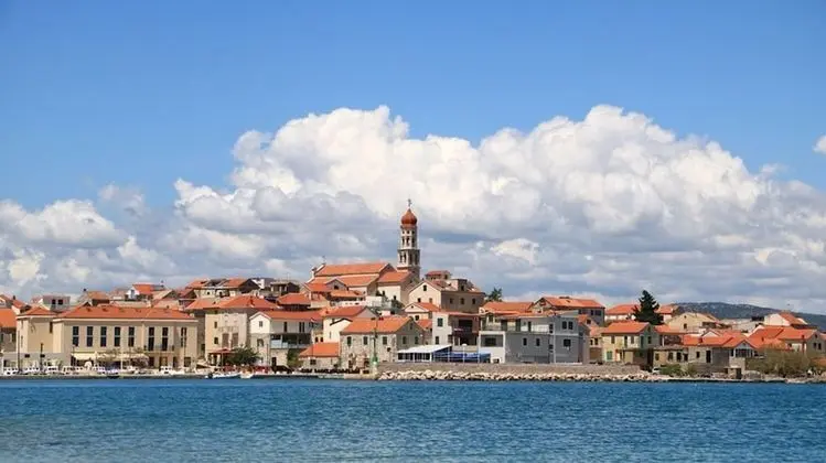 Apart Daire (Mili - near the sea and the centar of)