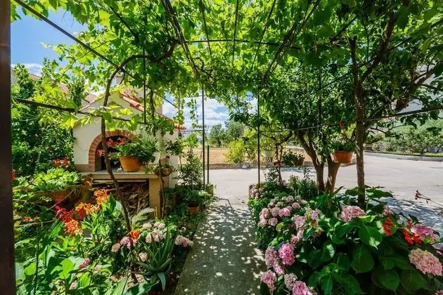 Apart Daire (Milica - parking and garden - A1(6))