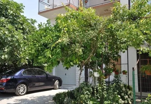 Apart Daire (Milica - parking and garden - A1(6))