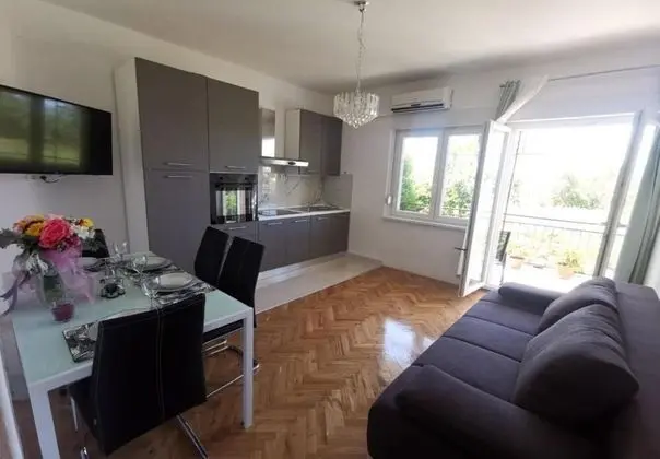Apart Daire (Milica - parking and garden - A4(2+2))