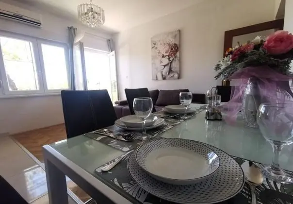 Apart Daire (Milica - parking and garden - A4(2+2))