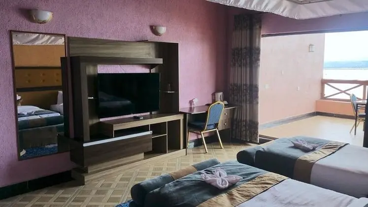 Superior Tek Büyük veya İki Ayrı Yataklı Oda