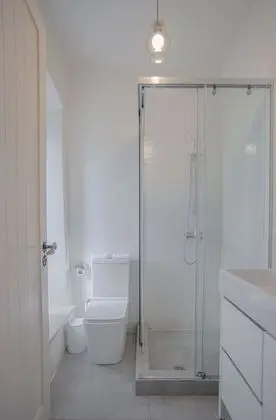 Basic Tek Büyük Yataklı Oda