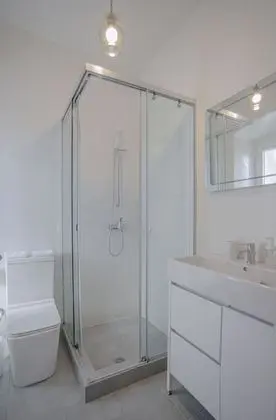 Basic Tek Büyük Yataklı Oda