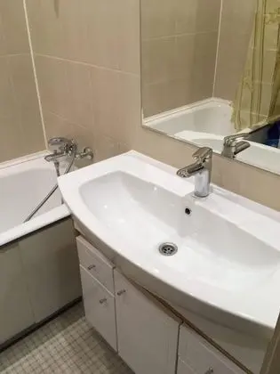 Tek Kişilik Oda, Ortak Banyo