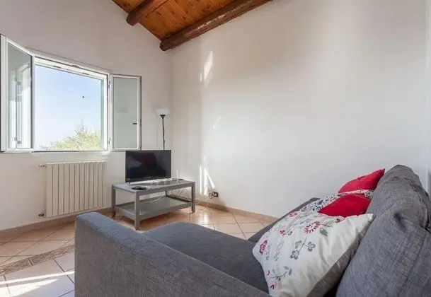 Standard Ev, Birden Çok Yatak, 2 Banyolu, Bahçeli (Villa Milizie)