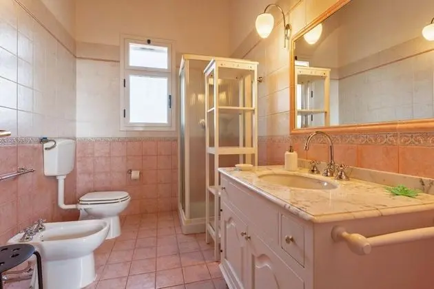 Standard Ev, Birden Çok Yatak, 2 Banyolu, Bahçeli (Villa Milizie)