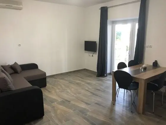 Apart Daire (Milja - 10 m from sea - A3(3+2))