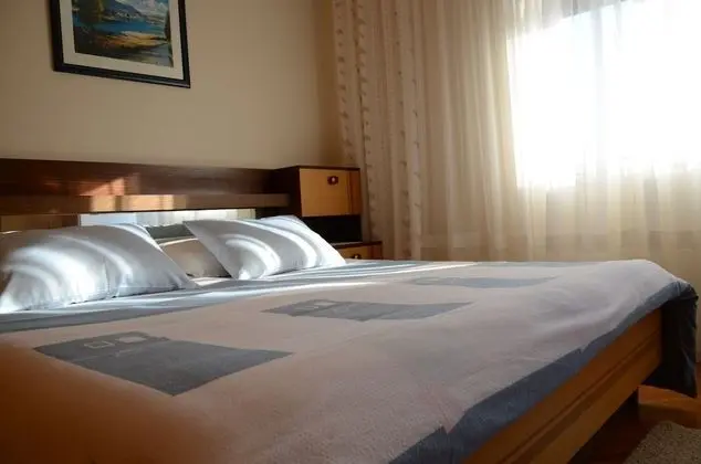 Apart Daire (Miljenko - 150 m from beach - A2(2+1))