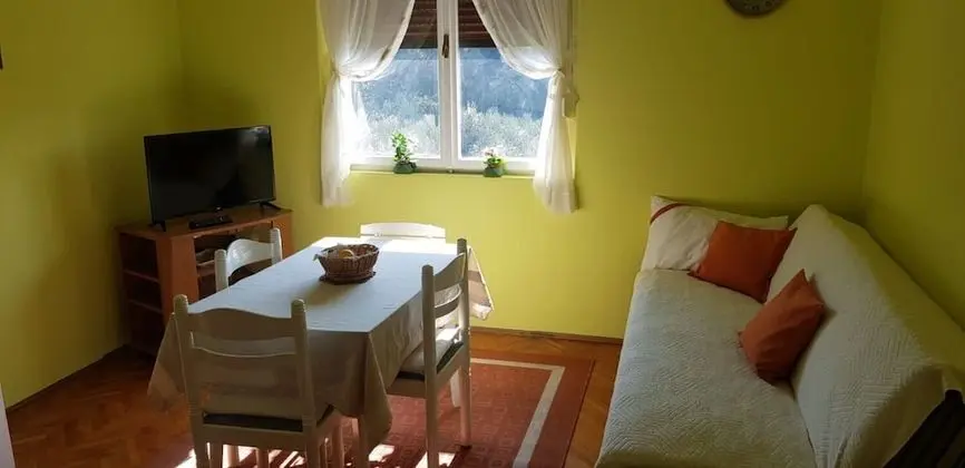 Apart Daire (Miljenko - 150 m from beach - A2(2+1))