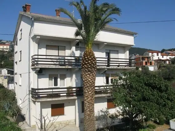 Apart Daire (Miljenko - 150 m from beach - A2(2+1))