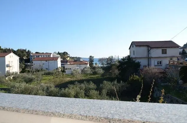 Apart Daire (Miljenko - 150 m from beach - A2(2+1))