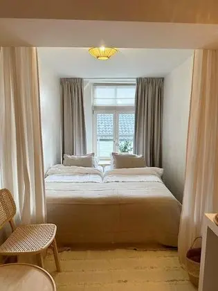 City Tek Büyük Yataklı Oda