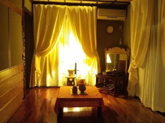 Traditional Oda, Sigara İçilmez (Female Only)