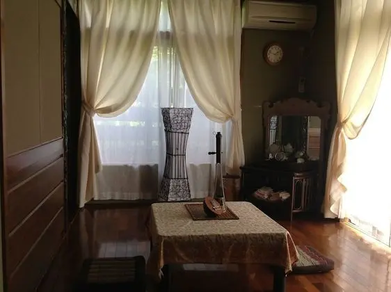 Traditional Oda, Sigara İçilmez (Female Only)