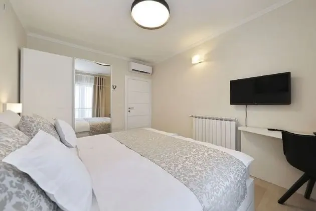 Ev (Villa Milka - heated pool - H(12))