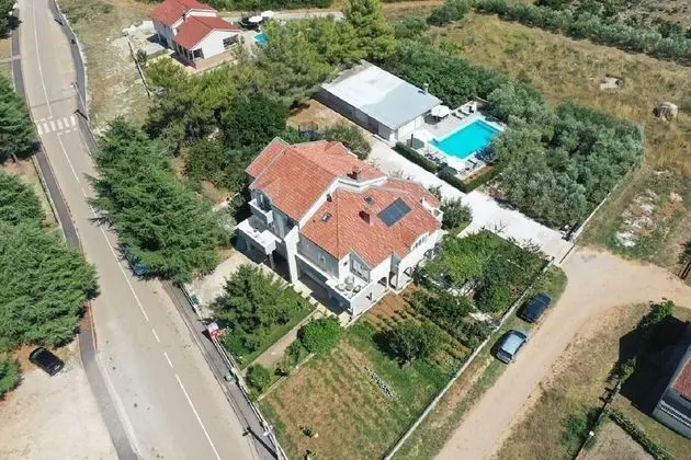 Ev (Villa Milka - heated pool - H(12))