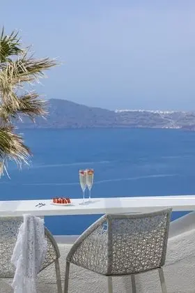 Honeymoon Süit (Outdoor Jetted Tub and Caldera View)