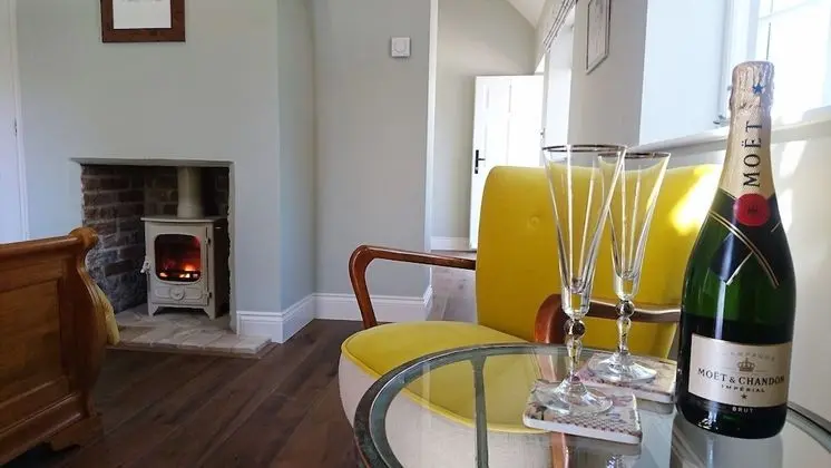 Deluxe Oda, 1 En Büyük (King) Boy Yatak, Şömine, Bahçeli