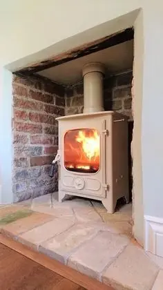 Deluxe Oda, 1 En Büyük (King) Boy Yatak, Şömine, Bahçeli