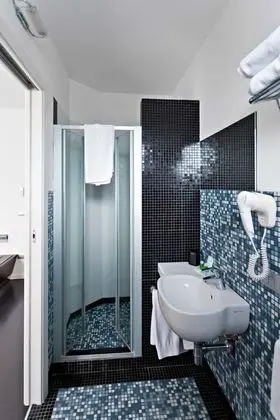 Tek Büyük Yataklı Oda, Balkon