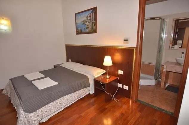 Tek Büyük Yataklı Oda