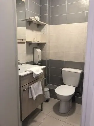 Üç Kişilik Oda