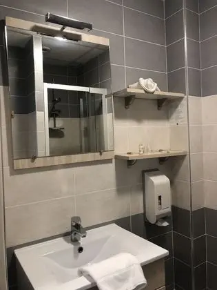 Üç Kişilik Oda