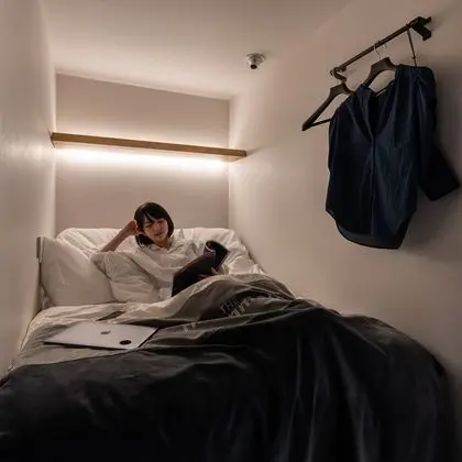 Kulübe, Sadece kadınlar için (Neighboring Smart Pods, for Two)