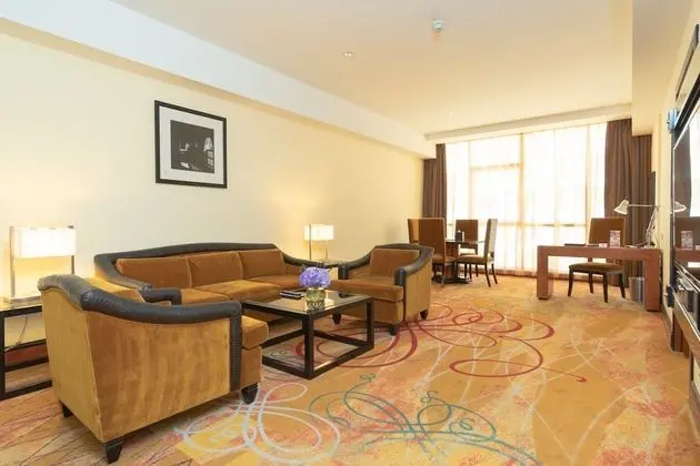 Executive Deluxe Suite