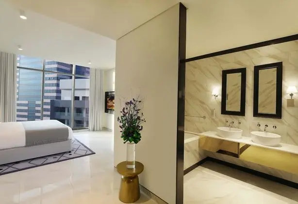 Premium 3 Bedroom Burj Khalifa Partial View