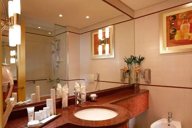 Club Room King With Executive Lounge Access