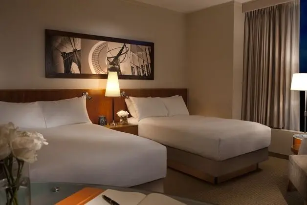 Deluxe Oda, 2 Çift Kişilik Yatak, Engellilere Uygun, Şehir Manzaralı (Roll In Shower)