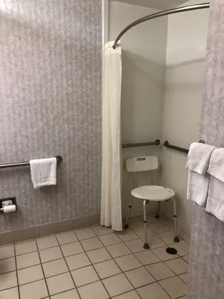 Standard Oda, 2 Büyük (Queen) Boy Yatak, Engellilere Uygun, Sigara İçilmez