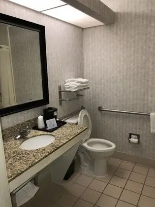 Standard Oda, 2 Büyük (Queen) Boy Yatak, Engellilere Uygun, Sigara İçilmez