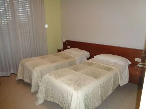 Classic Tek Büyük veya İki Ayrı Yataklı Oda