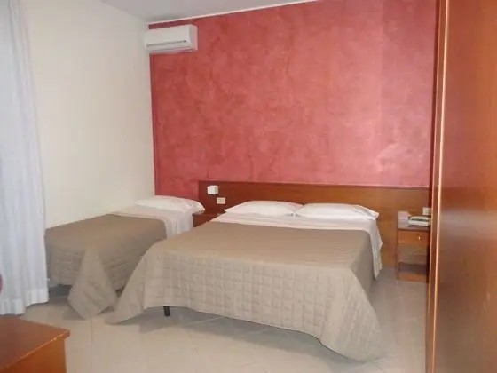 Classic Tek Büyük veya İki Ayrı Yataklı Oda