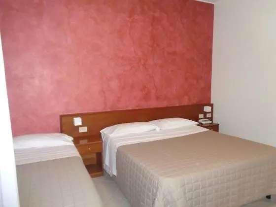 Classic Tek Büyük veya İki Ayrı Yataklı Oda