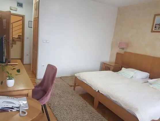 Superior Tek Büyük veya İki Ayrı Yataklı Oda