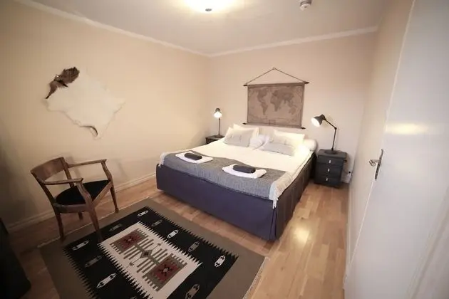 Tek Büyük Yataklı Oda (Private WC shared shower)