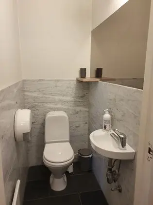Tek Büyük Yataklı Oda (Private WC shared shower)