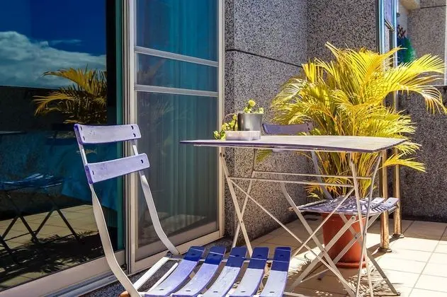 Üç Kişilik Oda, Balkon